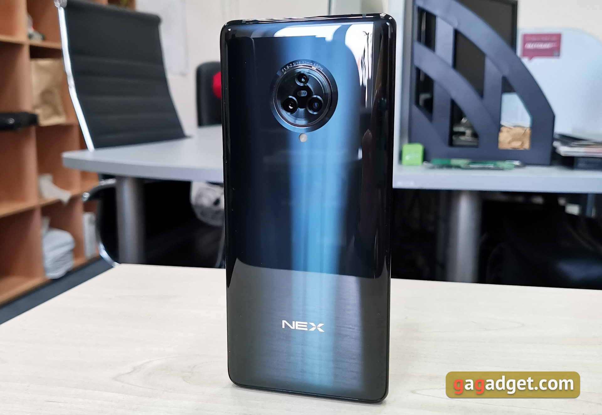 Огляд Vivo NEX 3: перший по-справжньому безрамковий смартфон-14