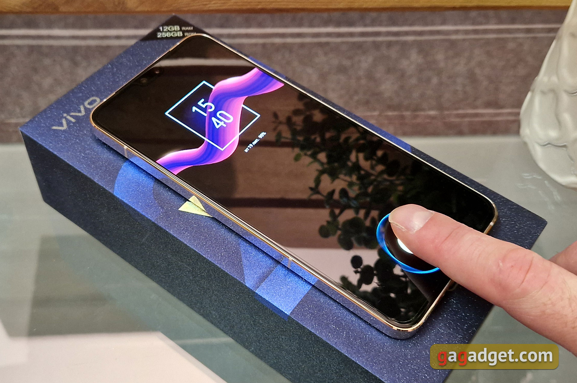 Огляд vivo V23 5G: перший у світі смартфон, що змінює колір корпуса-80
