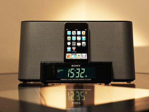 SonyiPod-dock_ICF-DS11iP--close-up.jpg