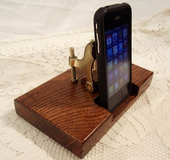 OakDockCharger01.jpg