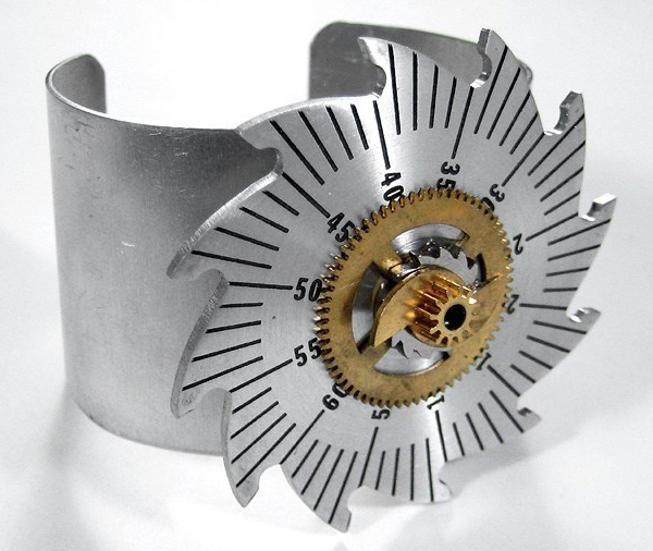 SteampunkBraceletSawtooth01.jpg