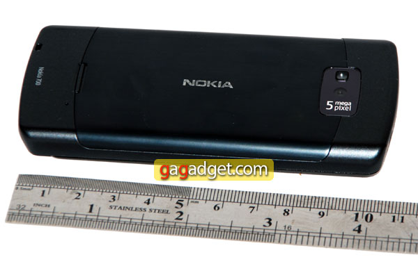 Nokia700_03.jpg