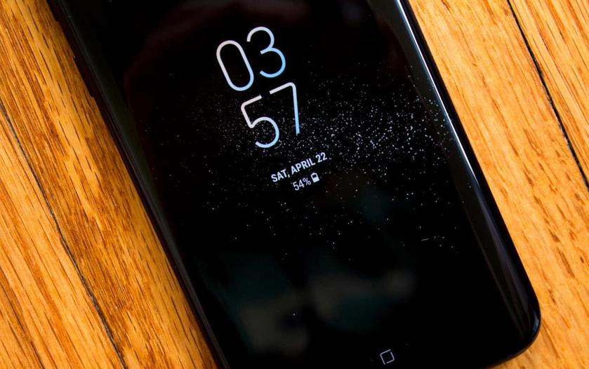 Samsung запатентовала смартфон с вырезом на дисплее в верхней части