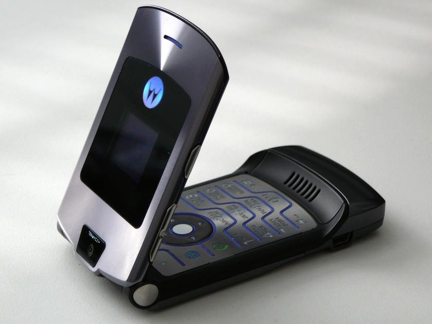 Восстановленный легендарный Motorola RAZR V3 можно купить на Aliexpress за $37