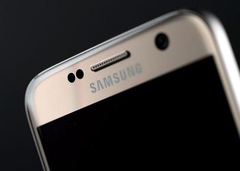 Во время рекламы AMOLED-панелей Samsung показала Galaxy S8 