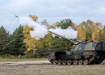 Германия отправит в Украину новую партию артиллерийских установок Panzerhaubitze 2000 – их называют одними из лучших 155-мм гаубиц в мире