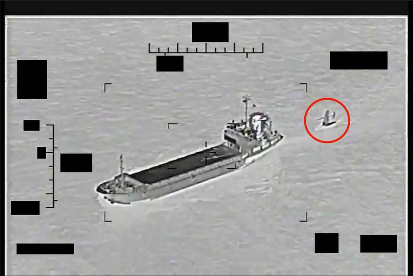 Иран пытался захватить беспилотное судно США Saildrone Explorer в Персидском заливе, за ним отправили сторожевой катер USS Thunderbolt и вертолёт MH-60S Sea Hawk