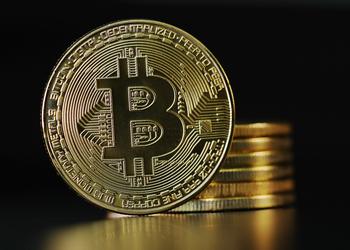 Стоимость Bitcoin впервые с июня превысила $25 тысяч