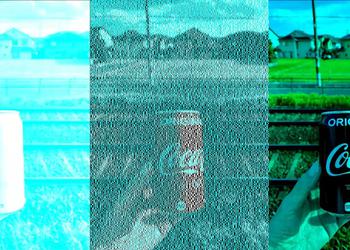 В соцсетях распространяют фото банки Coca-Cola, которая выглядит красной, хотя состоит только из черных и голубых пикселей, как это работает?