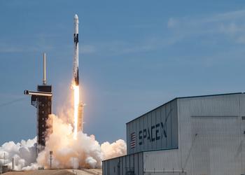 SpaceX відправила на орбіту вантажний корабель ...