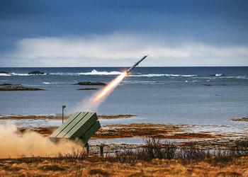 Литва передаст Украине системы противовоздушной обороны NASAMS, которые могут сбивать ракеты, самолёты, вертолёты и дроны в радиусе 40 км
