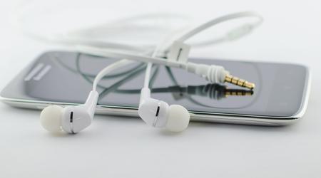 Choosing the best vacuum headphones (earplugs)