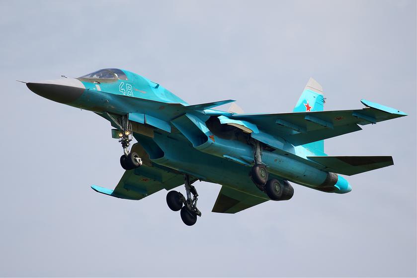 ВСУ показали сбитый российский сверхзвуковой истребитель Су-34 (видео)