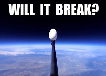 Бывший инженер NASA сбросил «из космоса» два куриных яйца – они упали на Землю, но не разбились