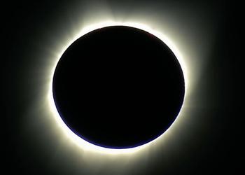 Solar eclipse causes sudden drop in ...