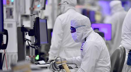 Intel fights labor shortage by hiring students