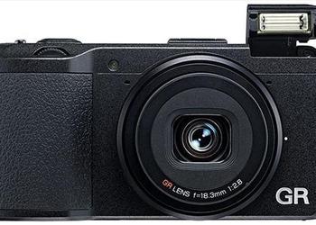 Компактная фотокамер Ricoh GR с датчиком изображения формата APS-C