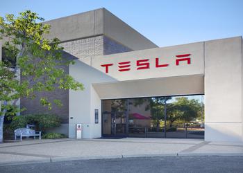 Tesla zwolni 14 tys. pracowników w ...