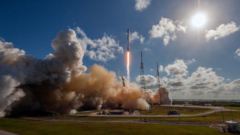 Смотрим запуск Falcon 9 с двумя спутниками связи в прямом эфире в 17:29