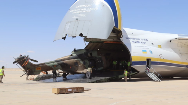 Ukraiński An-124 Rusłan przetransportował hiszpańskie śmigłowce ...