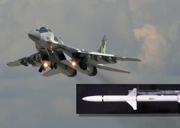 Пилот Воздушных Сил Украины снял эффектное видео боевой работы истребителя МиГ-29 и показал запуск ракет AGM-88 HARM