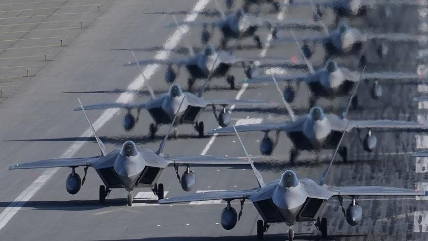 ВВС США разрабатывают планы по утилизации 32 истребителей пятого поколения F-22 Raptor Block 20