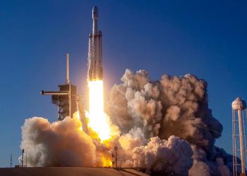 SpaceX впервые с 2019 года использует ракету Falcon Heavy – она отправит в космос секретный груз Космических сил США