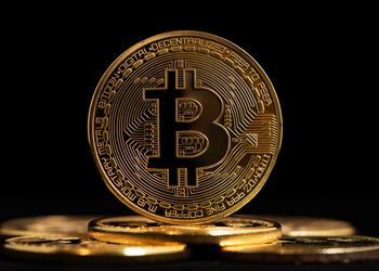 Неизвестный миллиардер неожиданно потратил $3 млрд на покупку Bitcoin и стал третьим крупнейших держателем криптовалюты