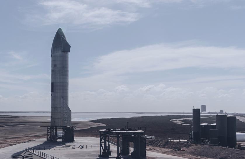 Компания Илона Маска SpaceX впервые успешно посадила прототип космического корабля Starship