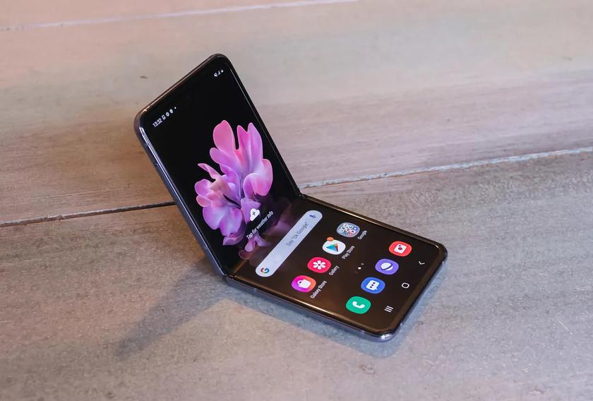 Samsung работает над «бюджетным» складным смартфоном: новинка получит форм-фактор, как у Galaxy Z Flip