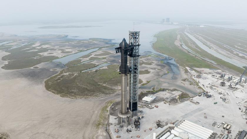 SpaceX полностью собрала космический корабль Starship в ожидании разрешения на запуск