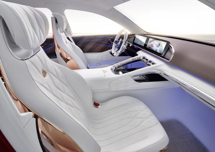 Vision Mercedes-Maybach Ultimate Luxury salon.jpg