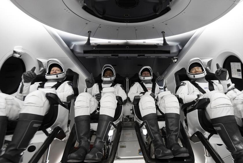 NASA и компания Илона Маска SpaceX запустили первый регулярный рейс к МКС на корабле Crew Dragon
