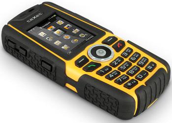 Защищенный телефон TeXet TM-540R с поддержкой DualSIM и встроенной рацией