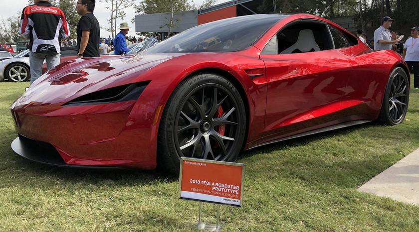 Прототип нового спорткара Tesla Roadster рассмотрели со всех сторон