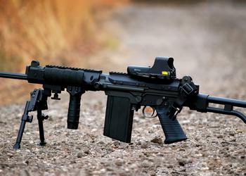 Украинские солдаты начали использовать автоматические винтовки FN FAL, это один из самых известных и распространённых образцов оружия в мире