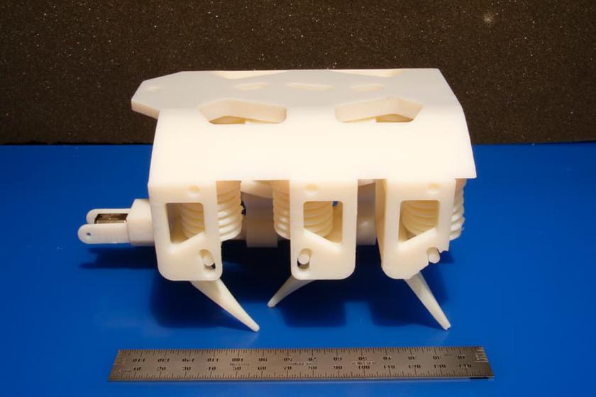 В MIT напечатали робота из твердых, гибких и жидких материалов одновременно