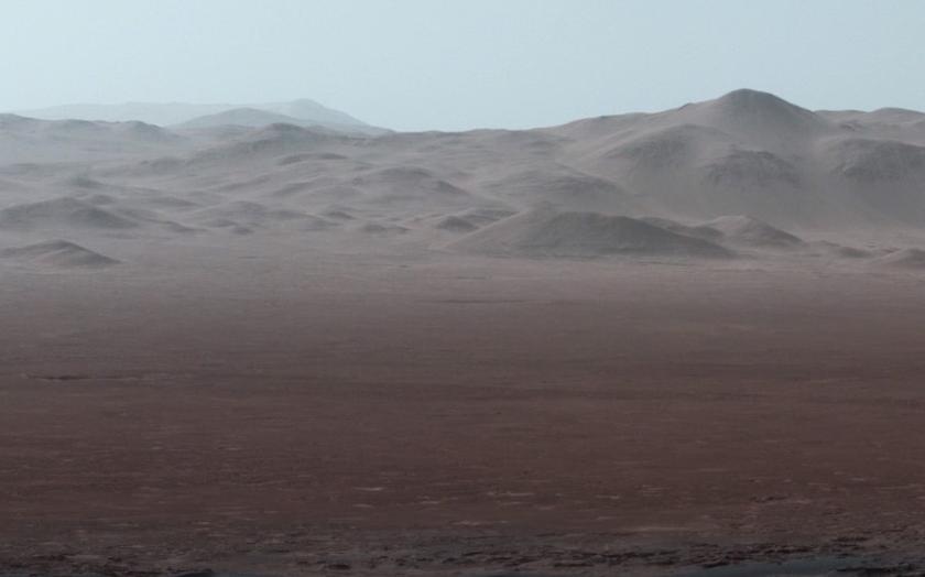 NASA показало классную панораму внутри гигантского марсианского кратера