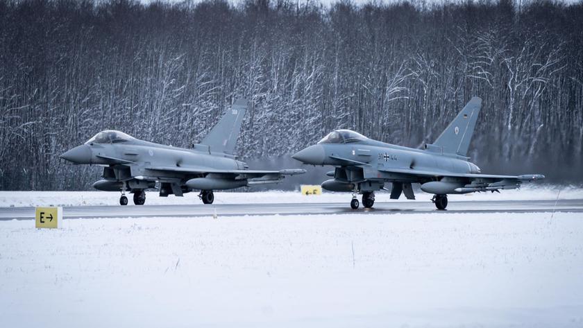 Британский и немецкий истребители Eurofighter Typhoon перехватили российские самолёты возле границ НАТО