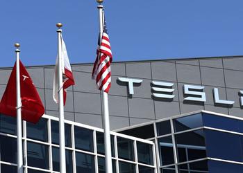 Tesla hæver priserne på sine elbiler ...