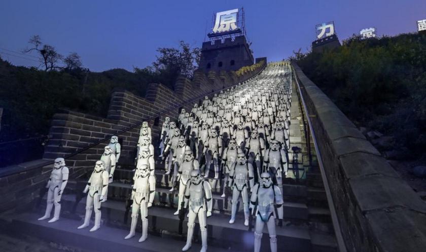 Великую Китайскую стену охраняли 500 штурмовиков из Star Wars