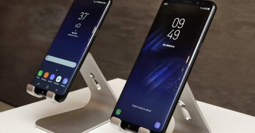 Samsung выпустит компактные безрамочные смартфоны с диагональю менее 5 дюймов?