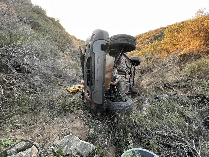 Функция Apple Find My помогла спасти женщину, автомобиль которой упал с 60-метрового холма