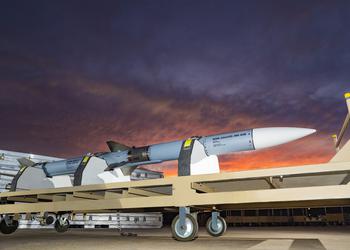 Raytheon получила почти $1 млрд на производство модернизированных ракет AMRAAM для США и 19 союзников