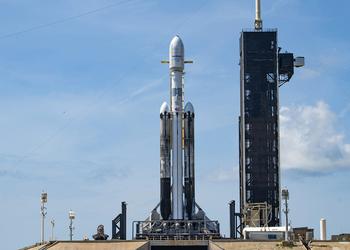 SpaceX не смогла отправить в космос самый большой в мире спутник, отменив запуск Falcon Heavy за несколько секунд до старта