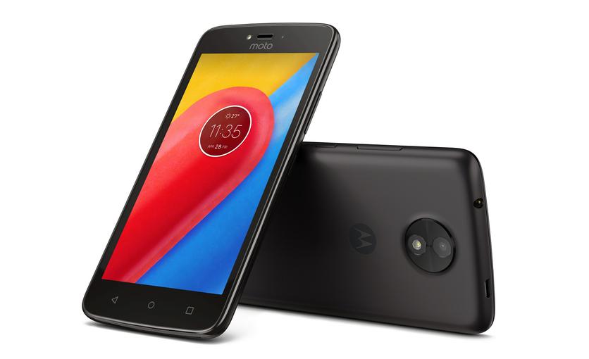 Компания Motorola представила бюджетные мобильные телефоны Moto C и Moto C Plus