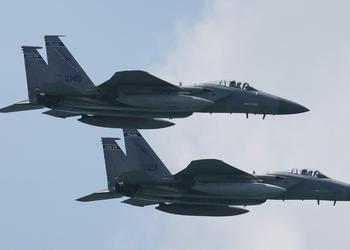 США официально подтвердили удар двумя истребителями F-15E Strike Eagle по иранскому складу оружия на востоке Сирии