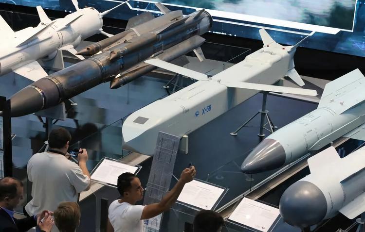 Rusland brugte nye Kh-69 krydsermissiler til ...