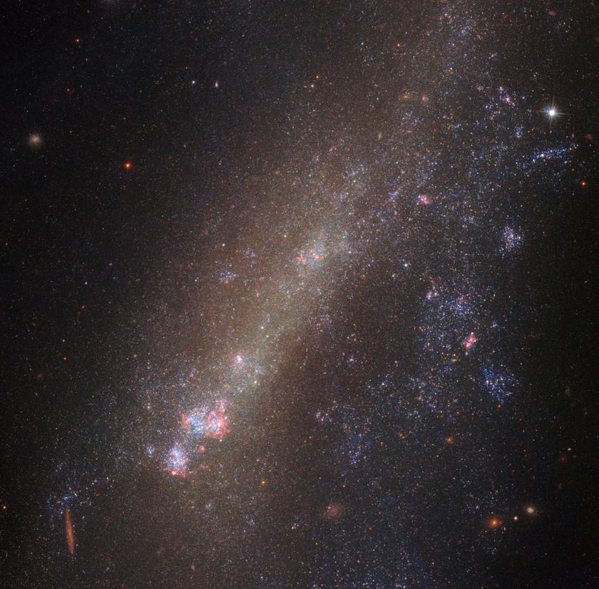 «Хаббл» запечатлел разрыв галактик