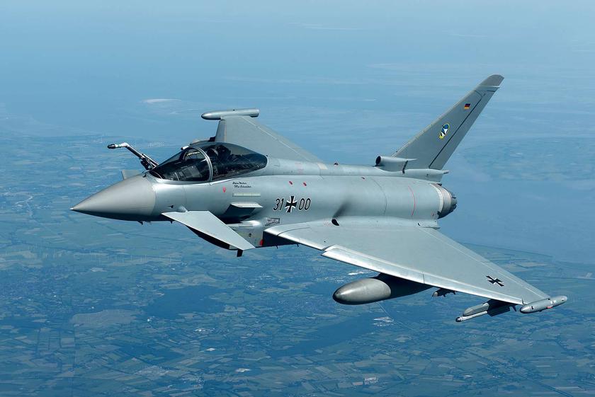 Германия подняла в небо два многоцелевых истребителя Eurofighter Typhoon для перехвата российских самолётов МиГ-31, Су-27 и Ил-62М
